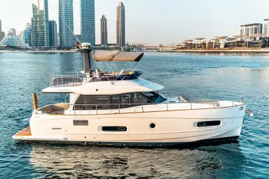 Private vs. Shared Yachts