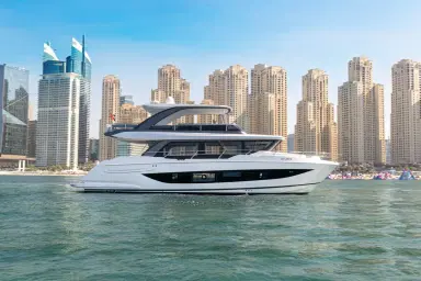 Private Yacht vs Shared Yacht Tour